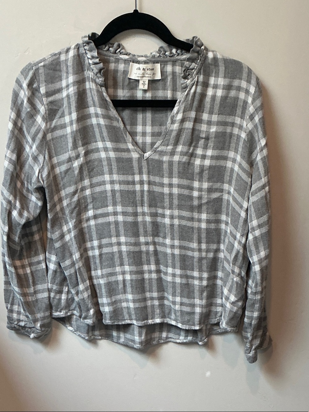 cloth & stone Gray & White Plaid Ruffle V‑Neck Tunic